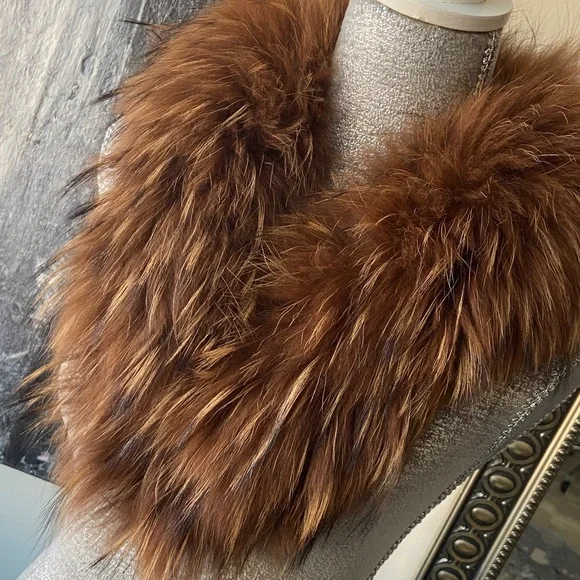 Luxurious Vintage Raccoon Genuine Fur Collar EUC - Picture 2 of 9